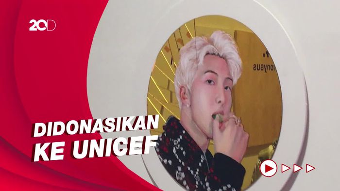 Rayakan Hari Jadi BTS, Senyum ARMY Galang Dana Lewat Pameran Seni
