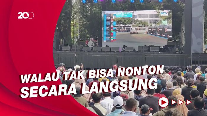 Intip Keseruan Pengunjung Ancol Nonton Bareng Formula E