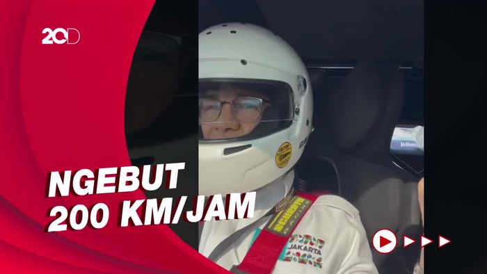 Melihat Ketegangan Anies Jajal Mobil Listrik Formula E