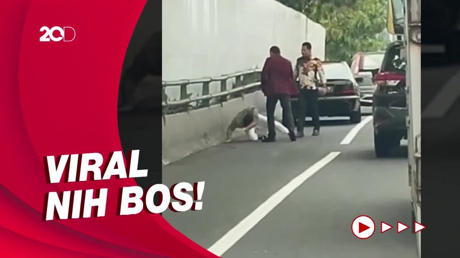 Kelakuan Pengemudi Mobil Berpelat RFH Pukuli Warga di Tol Gatsu