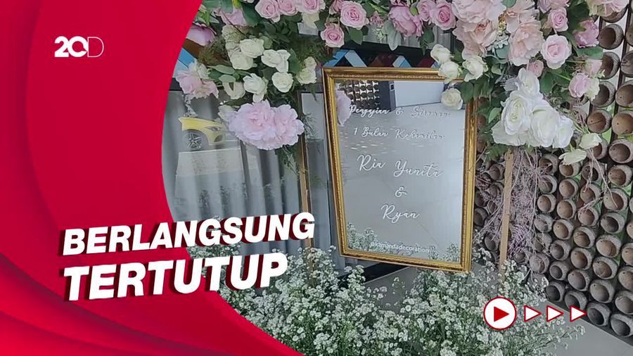 Senyum Semringah Ria Ricis Gelar Acara 7 Bulanan