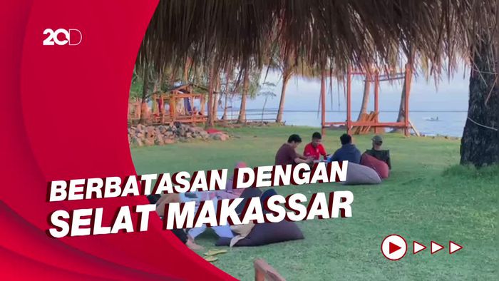 Eksotisnya Sunset di Pantai Salopi Sulawesi Selatan