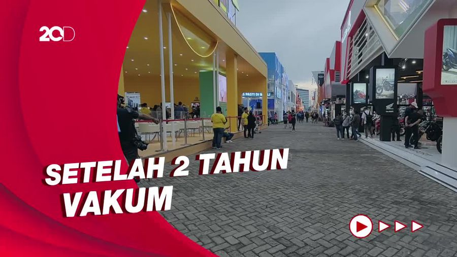 Antusias Warga Kunjungi Hari Pertama Jakarta Fair 2022: Berburu Diskon