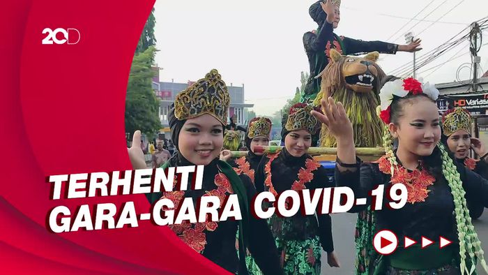 Antusiasme Warga Ciamis Nonton Galuh Ethnic Carnival Setelah 2 Tahun Vakum