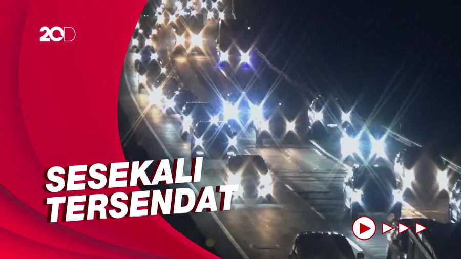 Tol Cipularang Arah Jakarta Padat
