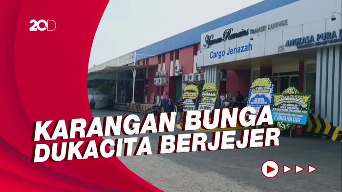 Suasana Bandara Soekarno-Hatta Jelang Kedatangan Jenazah Eril