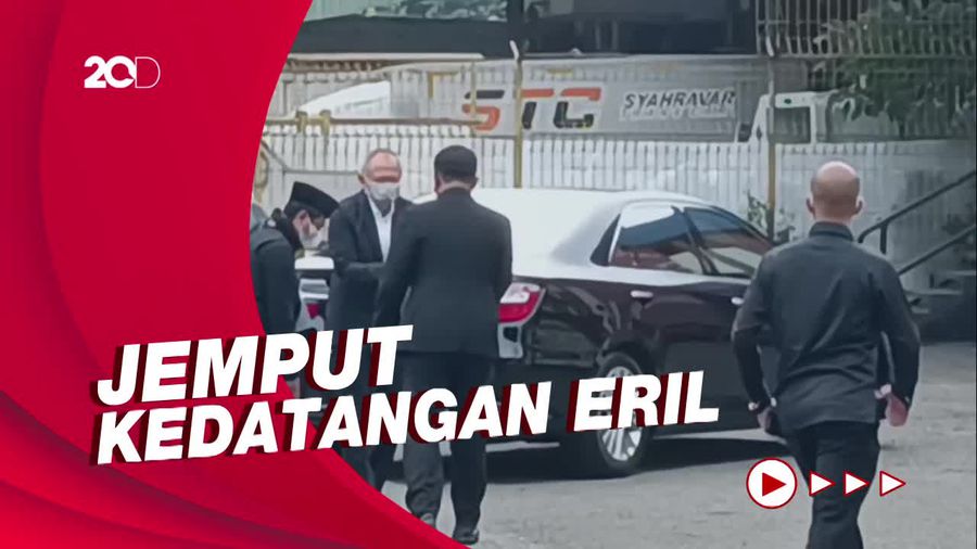 Keluarga Mulai Berdatangan di Bandara Soetta Sambut Jenazah Eril 
