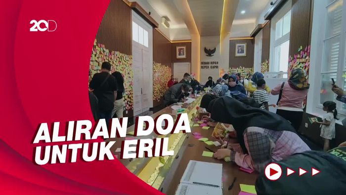 Untaian Doa Ratusan Warga untuk Eril di Tembok Pakuan