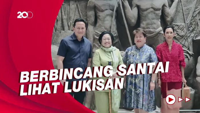 Momen Kebersamaan Megawati-Erick Thohir Melihat Lukisan di Sarinah