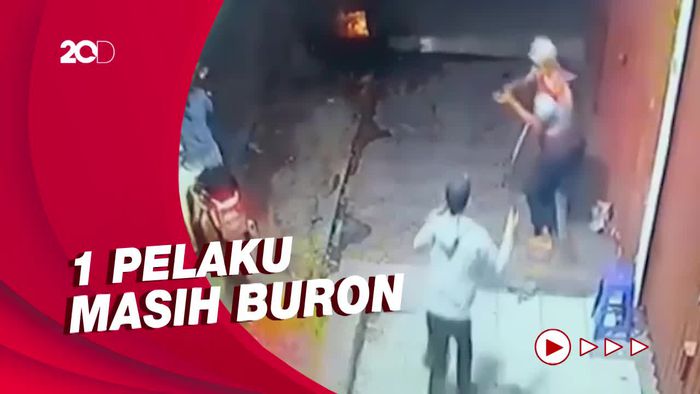 3 Begal Bercelurit yang Todong Buruh Pabrik di Bekasi Ditangkap!