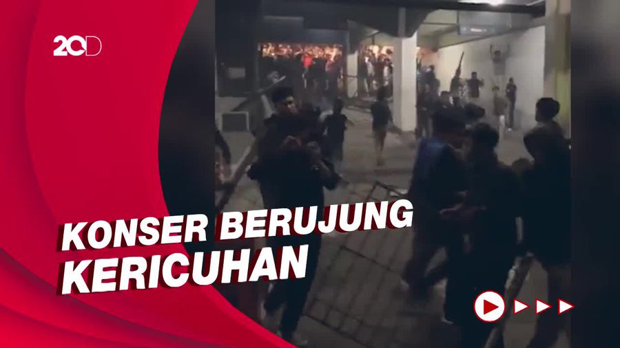 Momen Kericuhan saat Konser Musik di Kafe Mal Jogja
