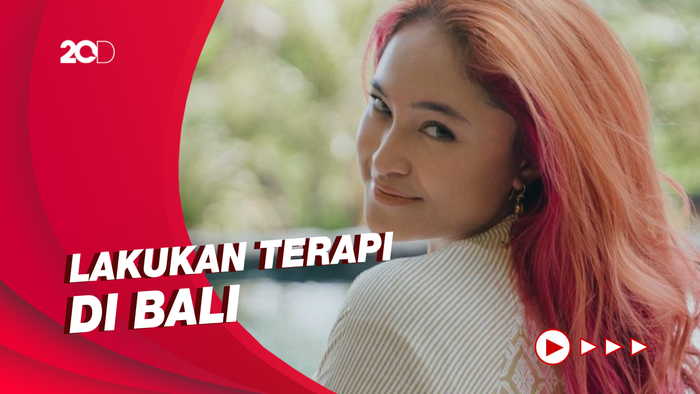Perjuangan Marshanda Lawan Tumor Payudara