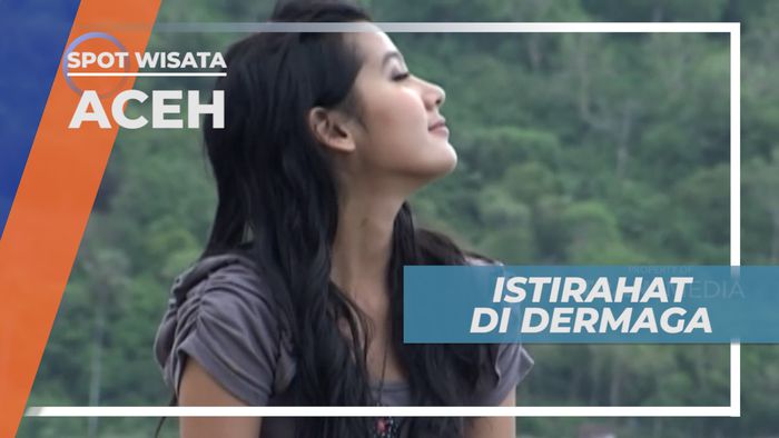 Beristirahat Sejenak di Dermaga Setelah Bersepeda Melintasi Hutan, Aceh