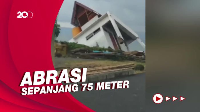 Video Horor Abrasi di Minahasa, Rumah Hanyut-Jembatan Roboh