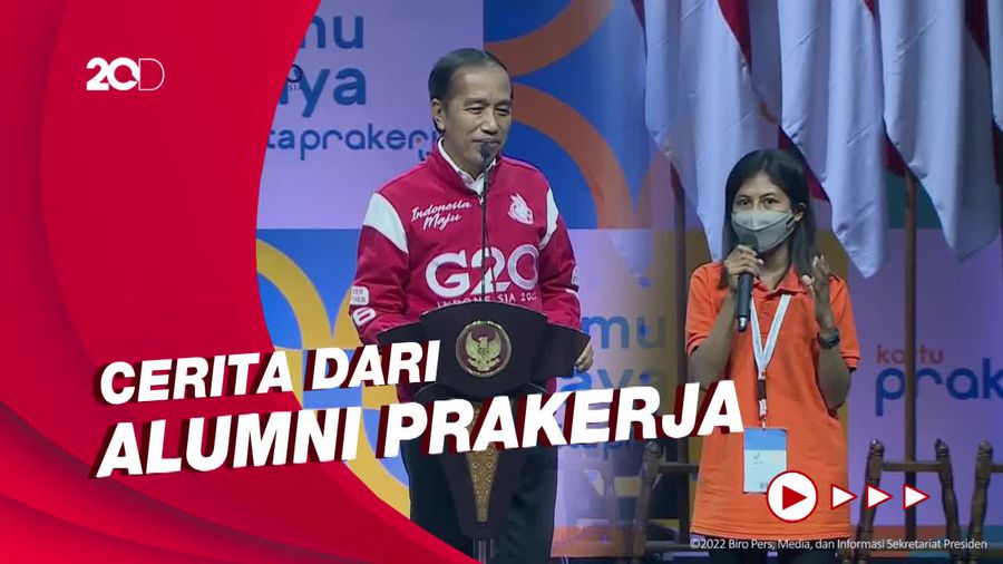 Senyum Jokowi Dengar Cerita Honorer di Ende NTT Tak Dibayar