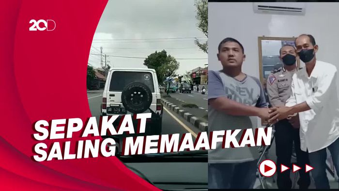 Jip Halangi Ambulans di Klaten Berakhir Salaman