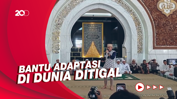 Sandiaga Uno Beri Pelatihan Santri Jadi Pengusaha Digital