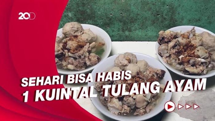 Meski di Gang Sempit, Bakso Tulang Ayam Ini Laris Banget!