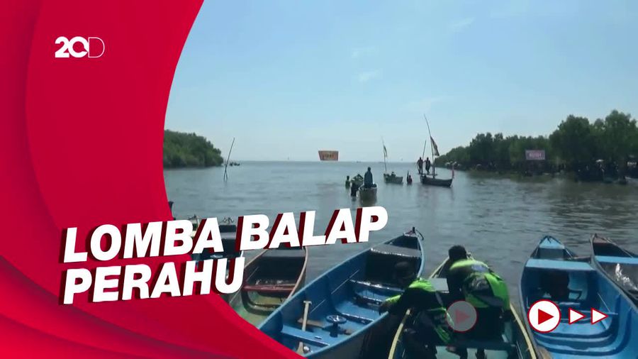Melihat Keseruan Balap Perahu Nelayan di Probolinggo
