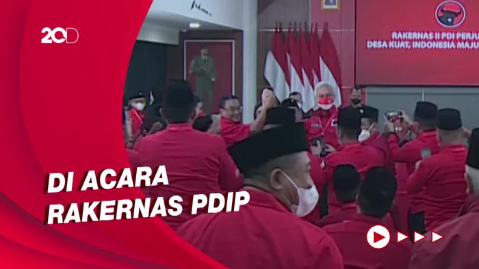 Salam Komando Ganjar-Bambang Pacul Disambut Riuh Kader PDIP