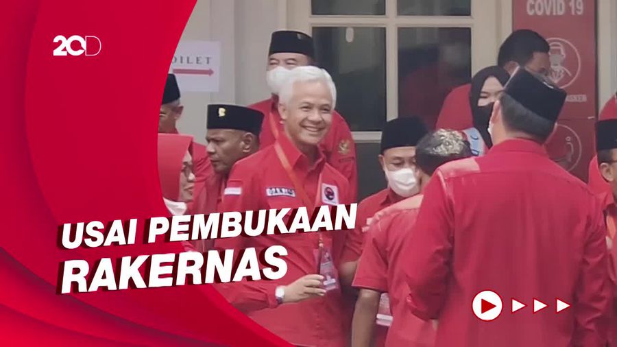 Momen Ganjar Diserbu Peserta Rakernas II PDIP untuk Selfie