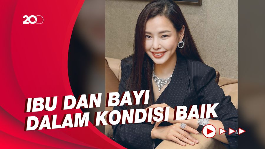 Selamat! Honey Lee Melahirkan Putri Pertamanya