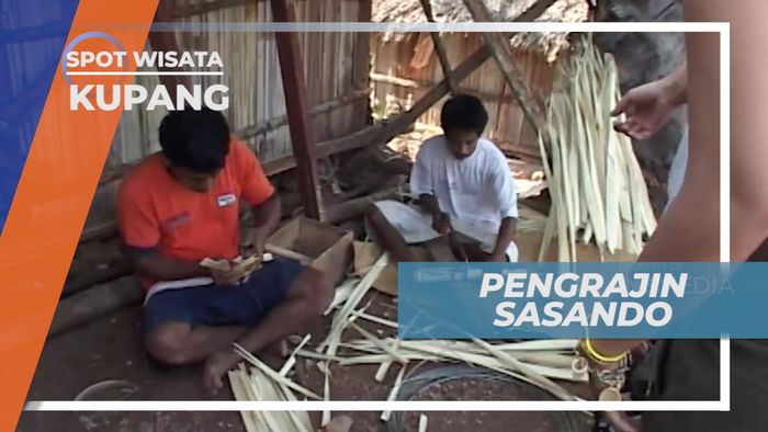 Pengrajin Sasando, Alat Musik Khas Nusa Tenggara Timur yang Unik