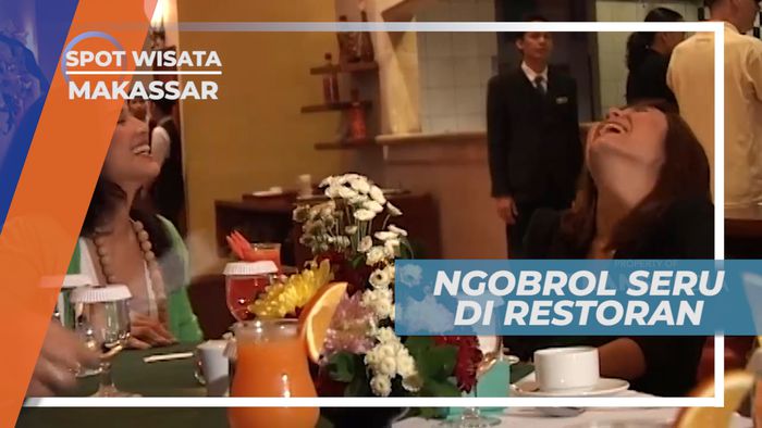 Berbincang Seru Sambil Menikmati Makan Malam, Makassar