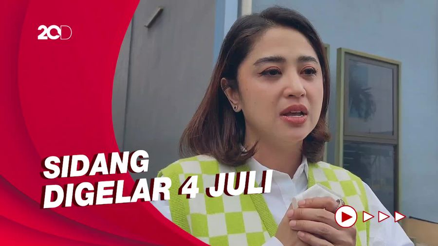 Seputar Dewi Perssik yang Digugat Cerai Angga Wijaya