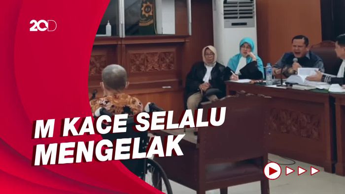 Momen Irjen Napoleon Murka dan Gebrak Meja di Persidangan