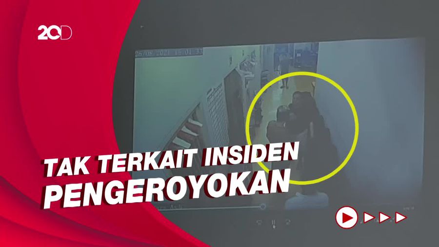 Rekaman CCTV Saat Irjen Napoleon Tampar Kace Gegar Mengaku Ateis