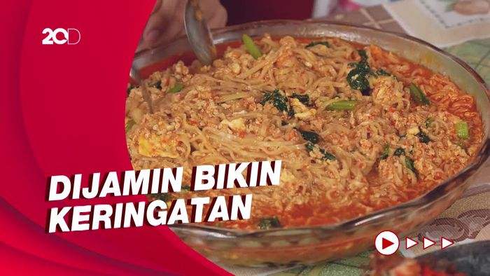 Bikin Laper: Kelezatan Mie Nyemek dan Seblak Ceker Pedas