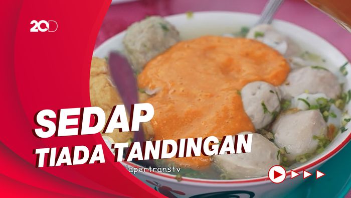 Bikin Laper: Menyantap Bakso Kuburan dengan Sambal Melimpah