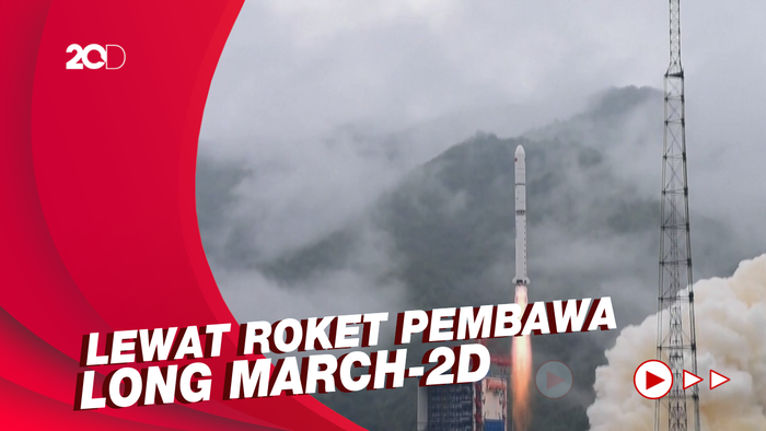 China Sukses Luncurkan 3 Satelit Baru ke Orbit