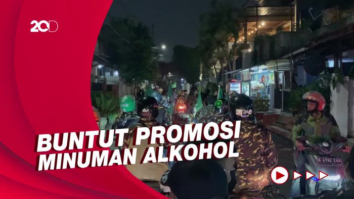 Momen GP Ansor Geruduk Holywings Minta Ditutup