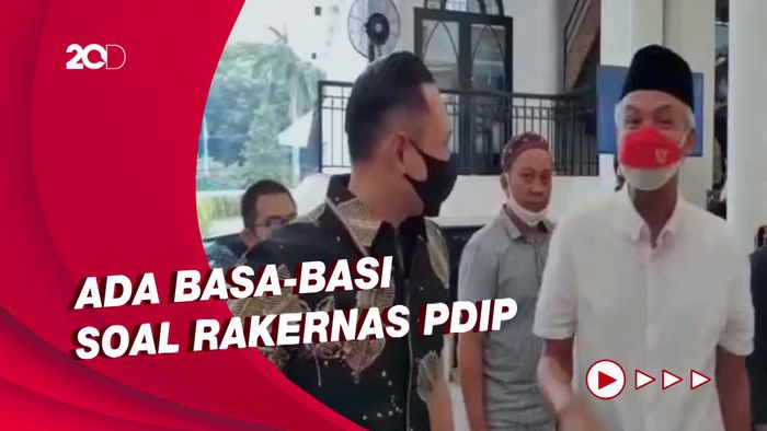 Pertemuan Tak Sengaja AHY-Ganjar Usai Salat Jumat di Masjid Jaksel