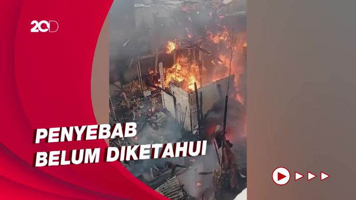 Si Jago Merah Lalap Permukiman di Kemayoran, 19 Unit Damkar Diterjunkan