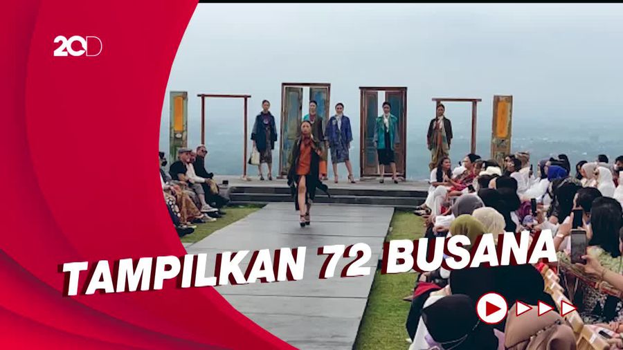 Rayakan 15 Tahun Berkarya, Phillip Iswardono Pamerkan Rancangan Busana Lurik