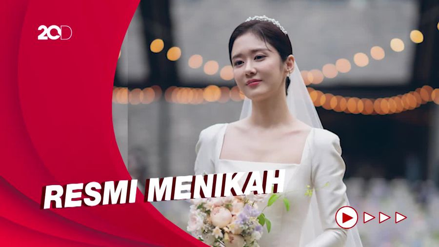 Anggunnya Jang Nara dalam Balutan Gaun Pengantin