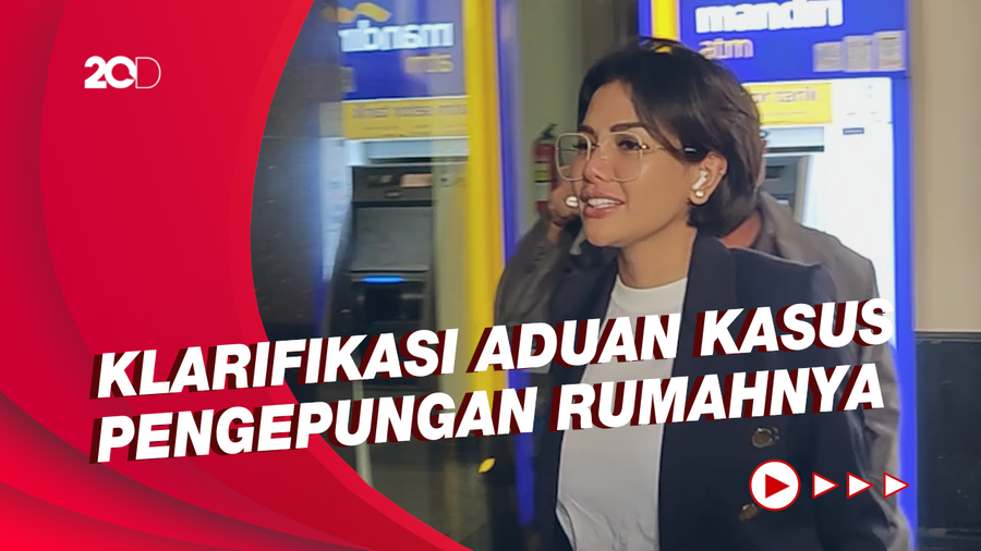 Sambil Senyum Semringah, Nikita Mirzani Sambangi Gedung TNCC Polri