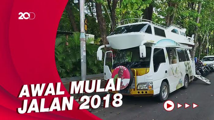 Sosok Keluarga Kura-kura yang Keliling Indonesia dengan Karavan