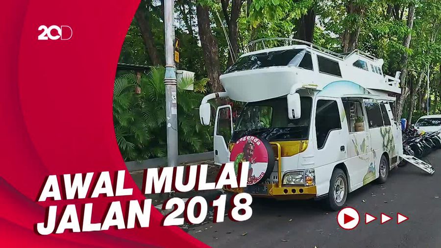 Sosok Keluarga Kura-kura yang Keliling Indonesia dengan Karavan
