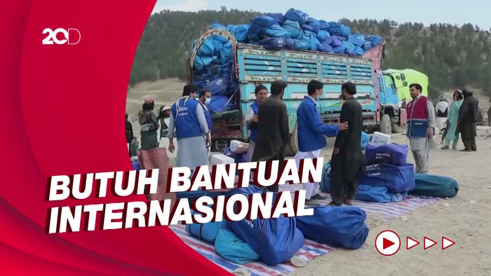 Momen Taliban Tinjau Korban Gempa: Sekolah Hancur, Makanan Kurang
