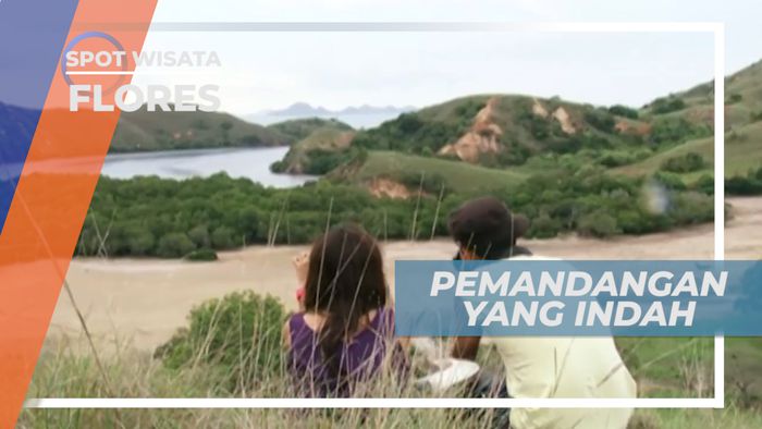 Keindahan Taman Nasional Komodo dari Ketinggian Bukit, Flores