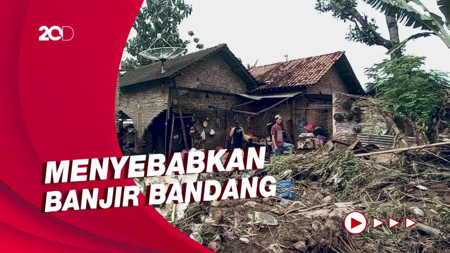 Tanggul Sungai Sat di Pati Jebol, Ladang-Puluhan Rumah Rusak