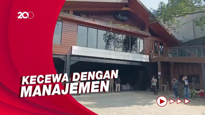 Netizen Geruduk Instagram Hotman Paris dengan Tagar #TutupHolywings
