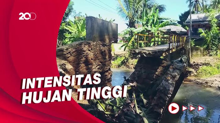 2 Jembatan di Pandeglang Ambruk Diterjang Arus Sungai