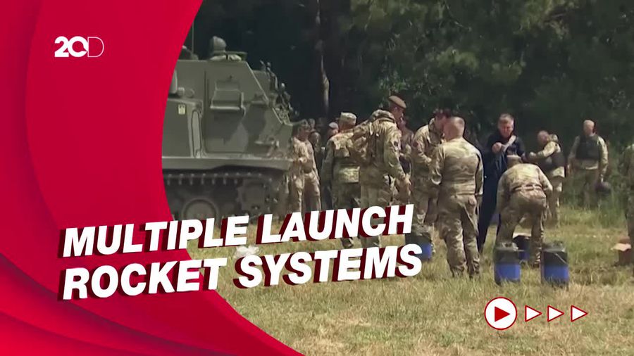 Ratusan Pasukan Ukraina Dilatih Inggris Mengoperasikan MLRS