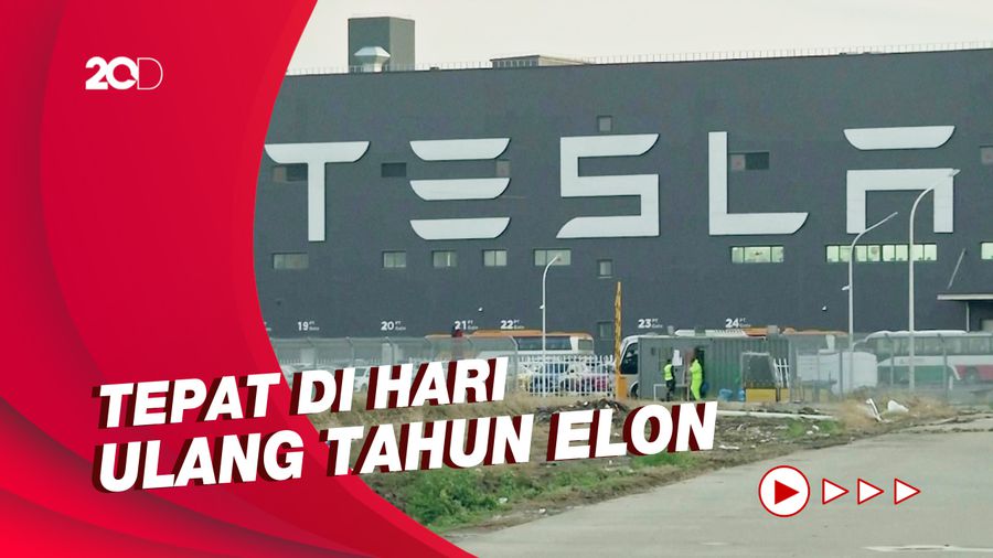 Elon Musk PHK Ratusan Karyawan Autopilot Tesla
