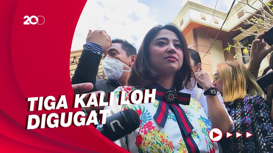 Dewi Perssik Berusaha Kuat Hadiri Sidang Cerai Perdana